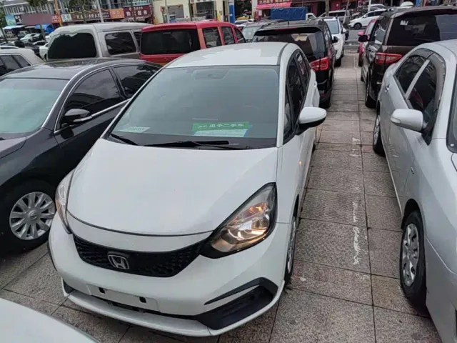 Honda Fit — Фото автомобиля 2