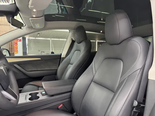 Tesla Model Y — Фото автомобиля 8