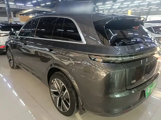 Li Auto L7 — Фото автомобиля 4