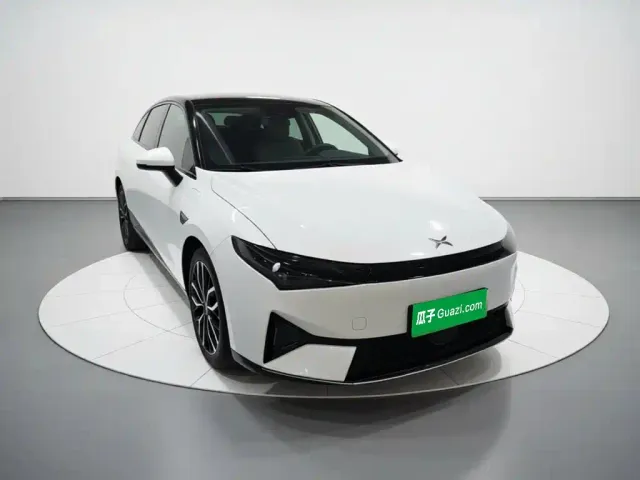 Xpeng P5 — Фото автомобиля 3