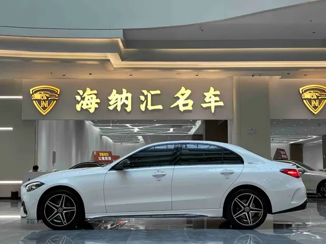 Mercedes-Benz C-Class — Фото автомобиля 3