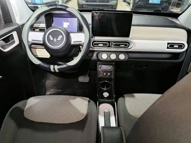 Wuling Hongguang Mini EV — Фото автомобиля 12