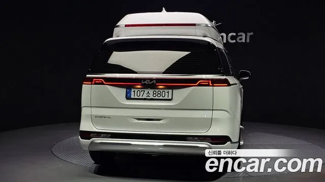 Kia Canival — Фото автомобиля 4