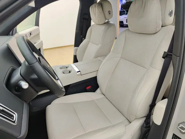 Li Auto L6 — Фото автомобиля 15