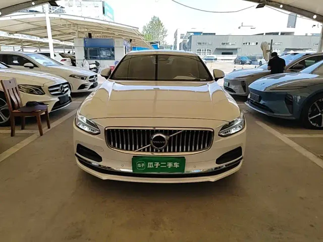 Volvo S90 — Фото автомобиля 2