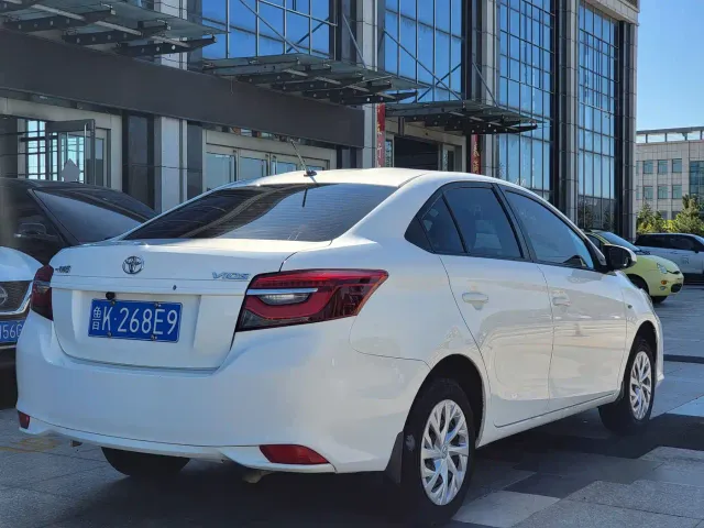 Toyota Vios — Фото автомобиля 4