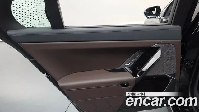 BMW 7 Series G70 — Фото автомобиля 14