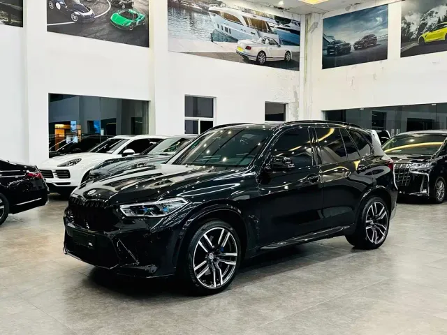Фотография автомобиля — BMW X5 M