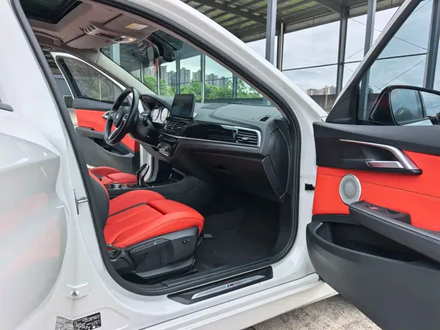 BMW 1 Series — Фото автомобиля 11