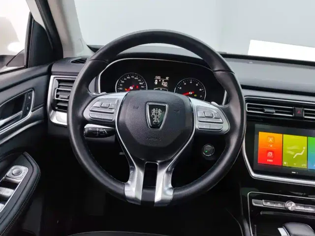 Roewe RX8 — Фото автомобиля 15
