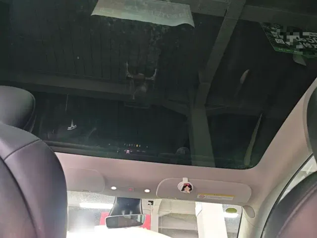 Tesla Model Y — Фото автомобиля 17