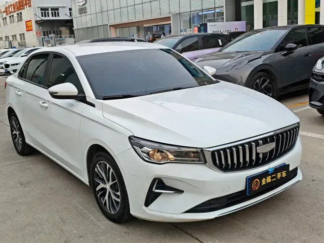 Geely Emgrand — Фото автомобиля 4