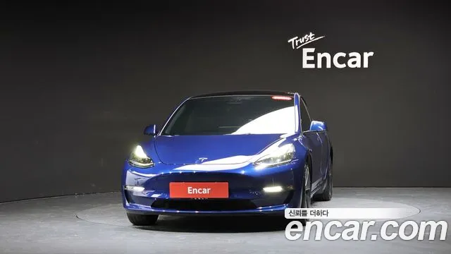 Tesla Model 3 — Фото автомобиля 2