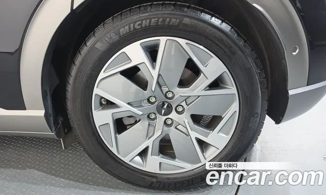 Genesis GV60 — Фото автомобиля 6