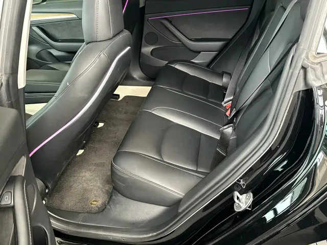 Tesla Model 3 — Фото автомобиля 9