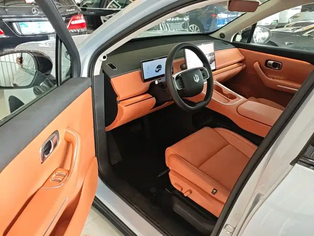 Leapmotor C16 — Фото автомобиля 11