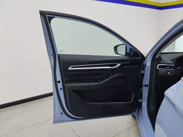 Geely Emgrand — Фото автомобиля 7