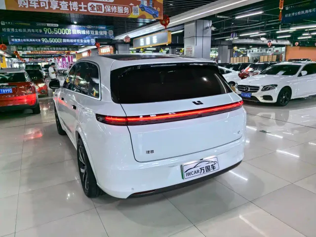 Li Auto L7 — Фото автомобиля 9