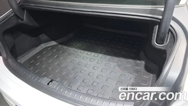 Genesis G80 Бензин 2.5 турбо 2WD — Фото автомобиля 30
