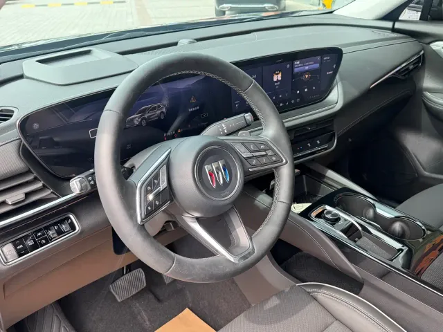 Buick Envision Plus — Фото автомобиля 9