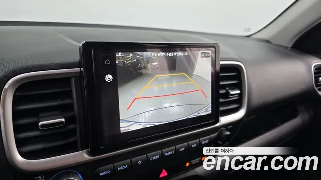 Hyundai Venue — Фото автомобиля 21
