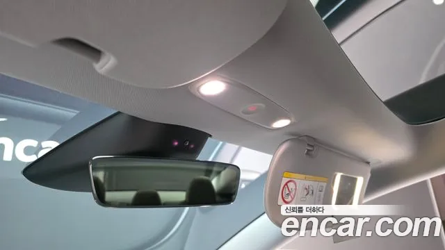 Tesla Model 3 — Фото автомобиля 17