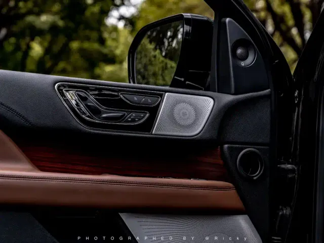 Lincoln Navigator — Фото автомобиля 7
