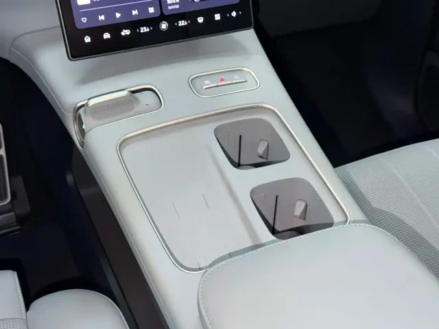 Nio ES8 — Фото автомобиля 15