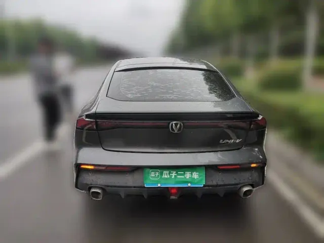 Changan UNI-V — Фото автомобиля 3