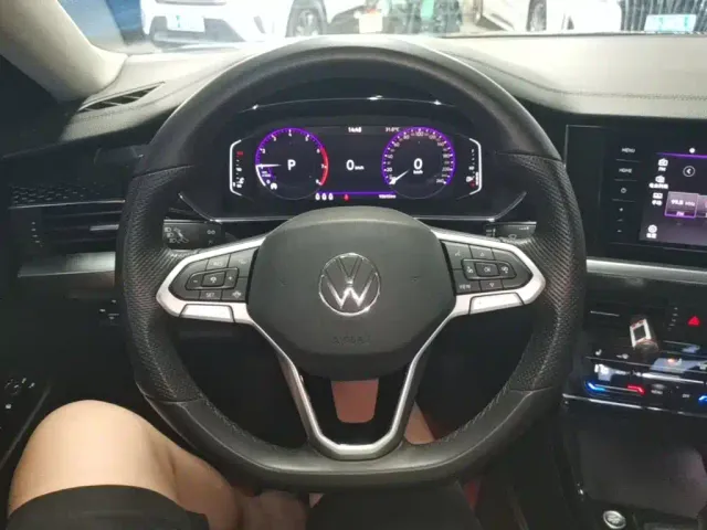 Volkswagen Passat — Фото автомобиля 10