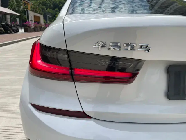 BMW 3 Series — Фото автомобиля 15