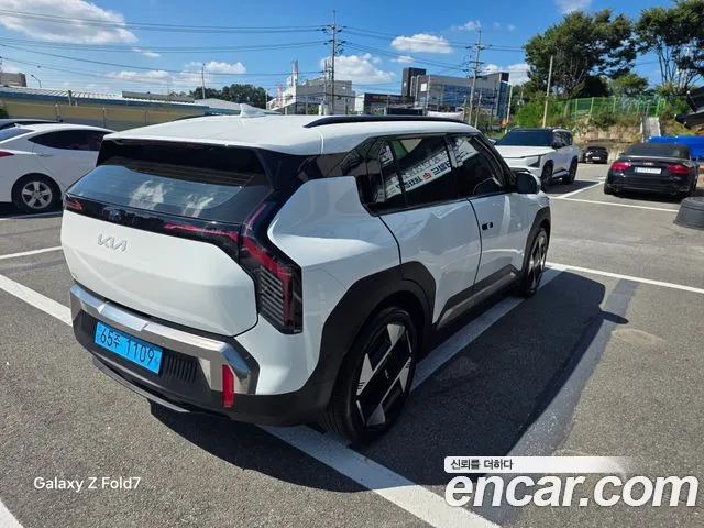 Kia EV3 — Фото автомобиля 4
