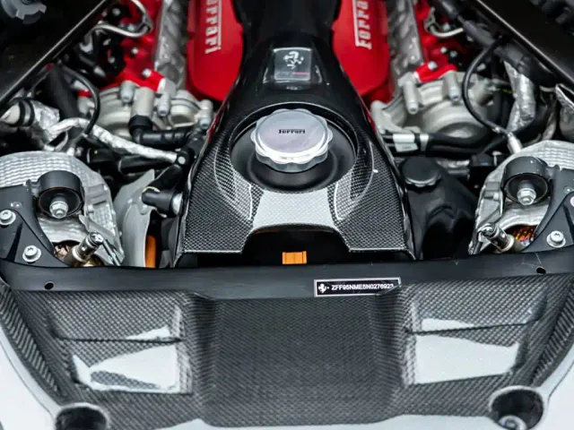 Ferrari SF90 — Фото автомобиля 16