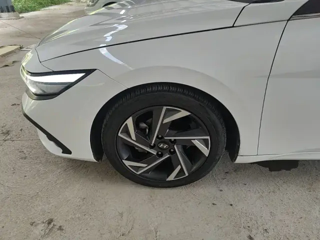 Hyundai Elantra — Фото автомобиля 22