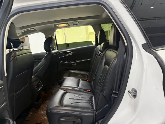 Ford Edge — Фото автомобиля 14