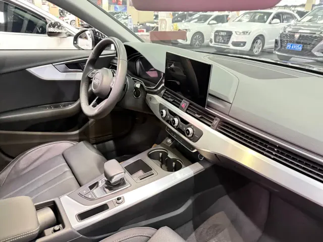 Audi A4L — Фото автомобиля 11