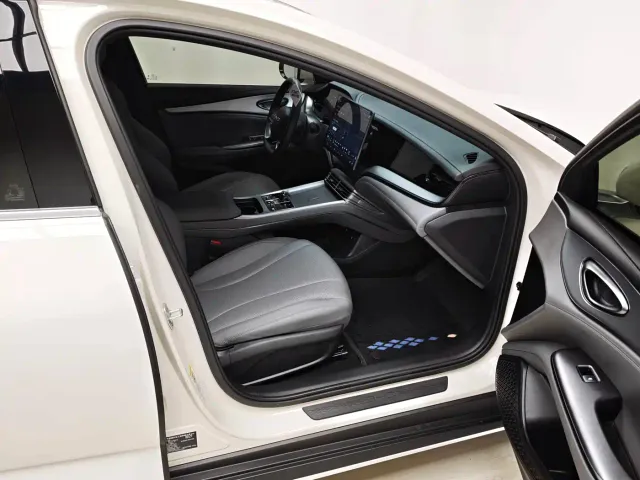 BYD Seal 07 DM-i — Фото автомобиля 10