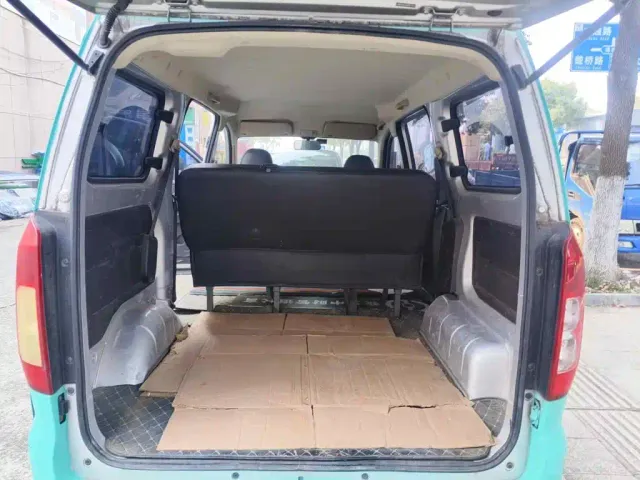 Wuling Hongguang V — Фото автомобиля 5