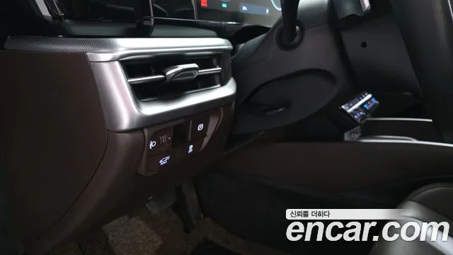 Hyundai Grandeur Grandeur (GN7) 2.5 Бензин 2WD — Фото автомобиля 24