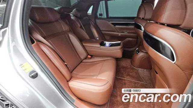 Genesis G90 Бензин 3.5 турбо AWD — Фото автомобиля 11