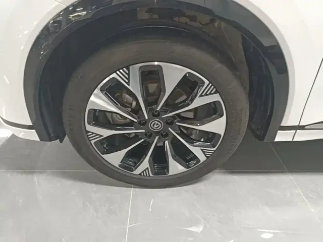 Changan CS75 Plus — Фото автомобиля 22