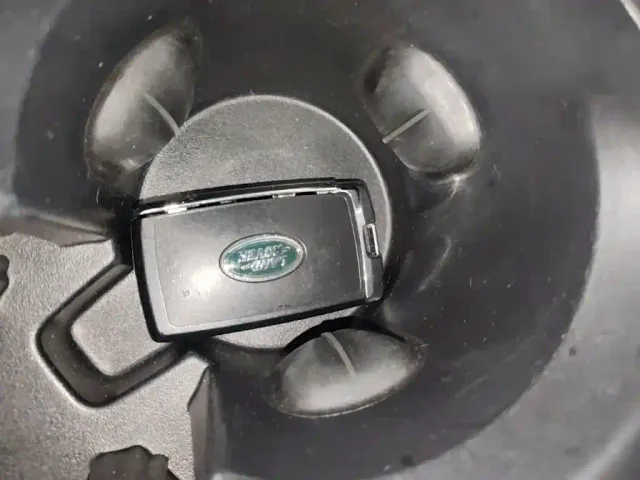 Land Rover Discovery Sport — Фото автомобиля 8