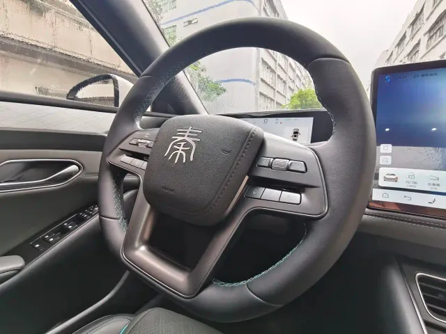 BYD Qin L — Фото автомобиля 16