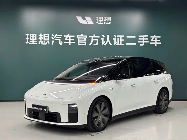 Фотография автомобиля — Li Auto i8