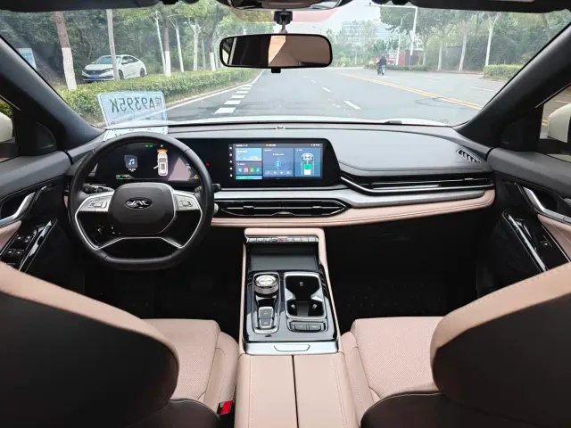 JAC Motors JAC QX PHEV — Фото автомобиля 14