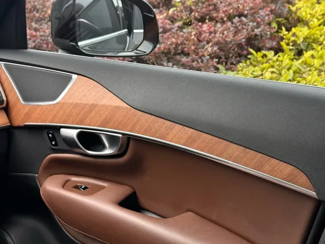 Volvo XC90 — Фото автомобиля 13