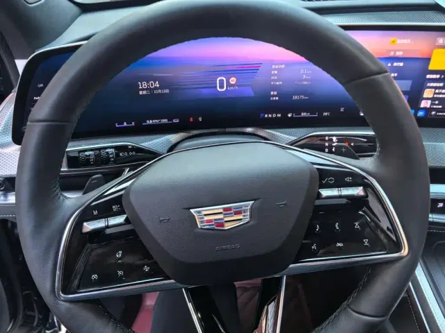 Cadillac XT5 — Фото автомобиля 14