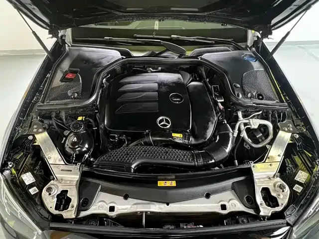 Mercedes-Benz E-Class — Фото автомобиля 16