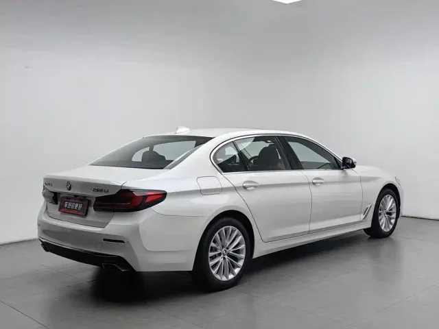 BMW 5 Series — Фото автомобиля 2