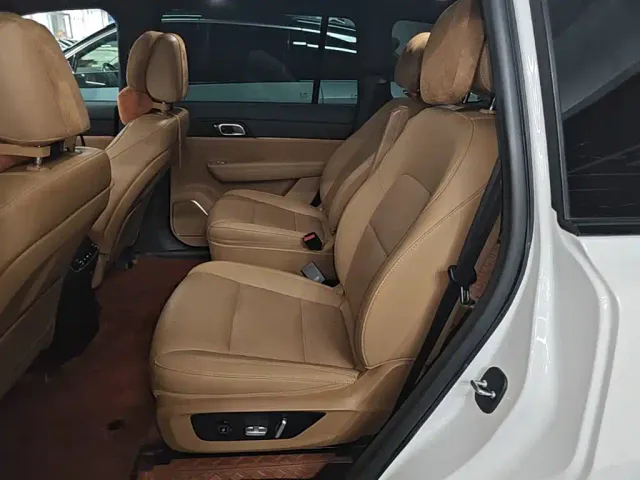 Li Auto ONE — Фото автомобиля 16